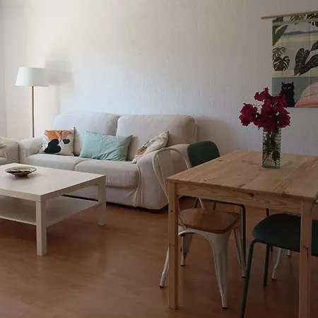 2 Y Muy Facil Aparcamiento